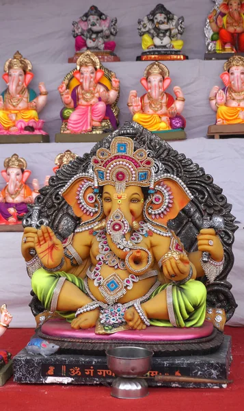 Ganesha Hindu Statues Selling Indian Market — 图库照片