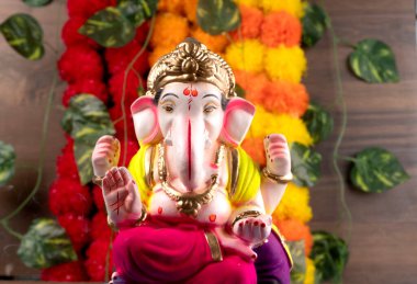 Ganesha Hindu statue in India