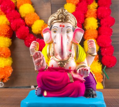 Ganesha Hindu statue in India
