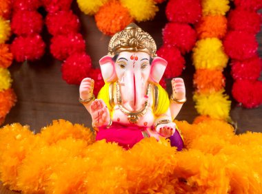 Ganesha Hindu statue in India