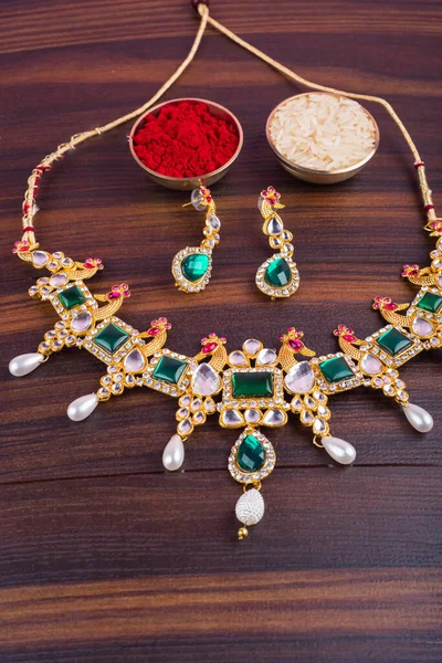 Красивое Ювелирное Ожерелье Серьги Индийским Рисом Специями — стоковое фото