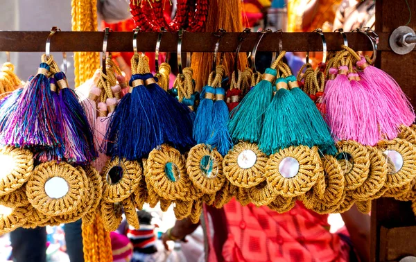 Tradiční Ručně Vyráběné Věci Prodávané Indickém Trhu — Stock fotografie
