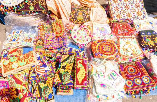 Traditionele Handgemaakte Dingen Verkopen Indiase Markt — Stockfoto