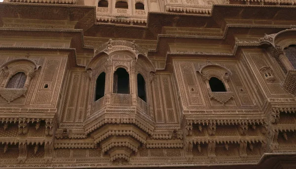 Detalhes Das Belas Janelas Escultura Edifício Patrimônio Rajasthan Feitas Calcário — Fotografia de Stock