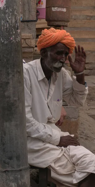 Porträt Eines Mannes Traditioneller Kleidung Auf Der Straße Indien — Stockfoto