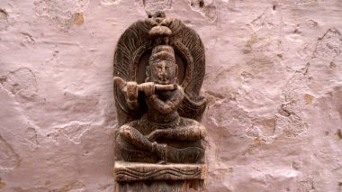 Sokak dükkanında satılık antika güzel hatıralar..