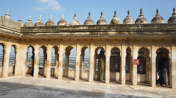 Turister Besöker Antika Ruiner Staden Indien — Stockfoto