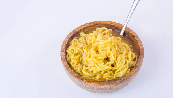 Fideos Con Tenedor Cuenco Madera Sobre Fondo Blanco — Foto de Stock