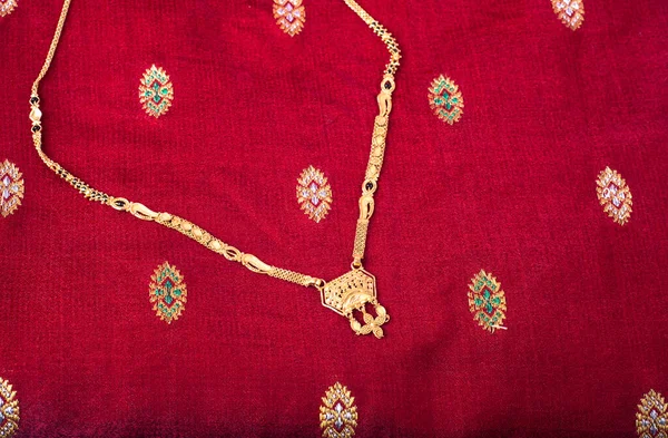 Mangalsutra Nebo Zlatý Náhrdelník Nosit Ženaté Hinduistické Ženy — Stock fotografie