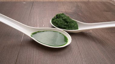 İlaç Ayurvedic Azadirachta indica veya Neem macunu ve meyve suyu