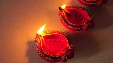 Geleneksel Diwali mumları yanıyor, kavramsal görüntüler