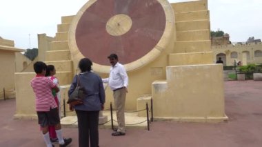 Hindistan 'ın en önemli turistik merkezlerinden birine gelen ziyaretçiler