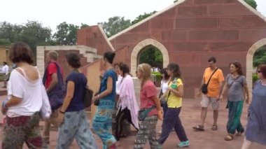 Hindistan 'ın en önemli turistik merkezlerinden birine gelen ziyaretçiler