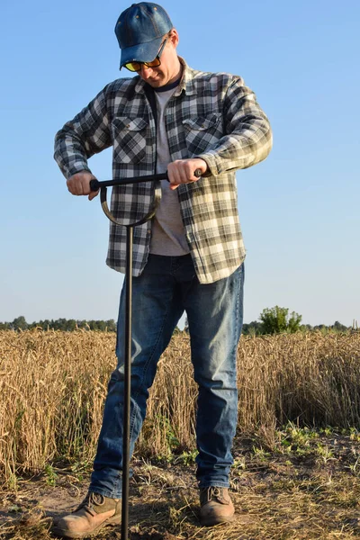 Male Agronomist Taking Sample Soil Probe Sampler Agricultural Field Sunrise — Photo