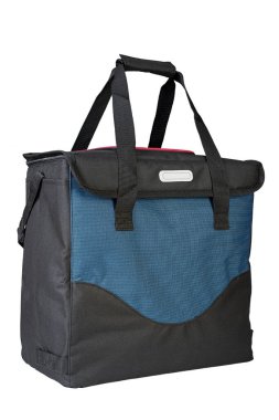 Beyaz arka planda termal torba var. Yakın çekim. Yiyecek taşımacılığı için. Dosya kırpma yolu içeriyor.