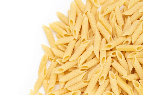 Pennette Stijf Rauwe Pasta Witte Achtergrond Ruimte Voor Tekst Bovenaanzicht — Stockfoto