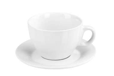 Beyaz arka planda izole edilmiş çay ya da kahve için porselen beyaz fincan ve çay tabağı. Dosya kırpma yolu içeriyor.