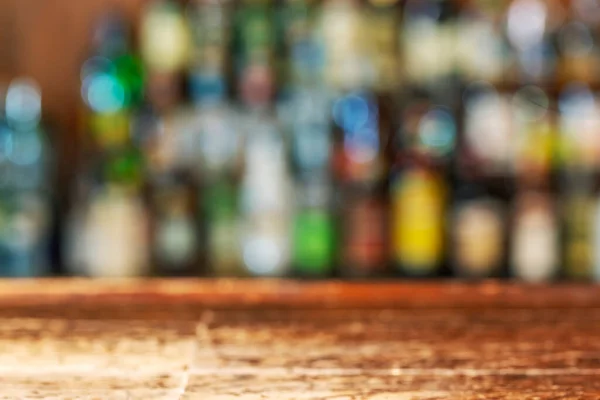 Mostrador Bar Madera Vacío Con Fondo Desenfocado Botellas Restaurante Bar — Foto de Stock