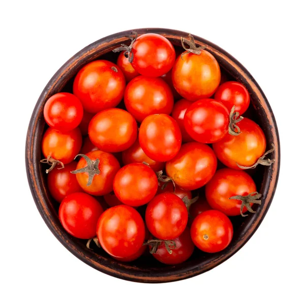 白い背景にボウルにカクテルトマト 赤い熟した果物 ベリータイプの果物が 料理の野菜と見なされます 有機食品 ファイルにクリッピングパスが含まれています — ストック写真