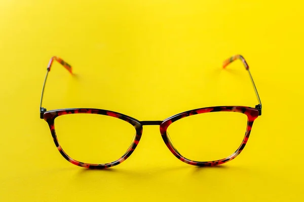 Gafas Con Estilo Sobre Fondo Amarillo Selección Gafas Prueba Ocular — Foto de Stock