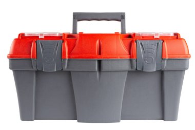 Kırmızı kapaklı plastik alet kutusu beyaz arka planda izole edilmiş. Dosya kırpma yolu içeriyor.