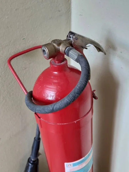 Fire Extinguisher Located Floor Corner Room Corridor Fire Fighting Item — Stock Photo, Image