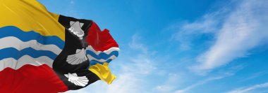 Bedfordshire ilçesinin bayrağı, İngiltere 'nin bulutlu arka planında, günbatımında, panoramik manzara. Büyük Britanya Birleşik Krallığı, İngiltere. Geniş afiş afiş için kopyalama alanı, 3d illüstrasyon