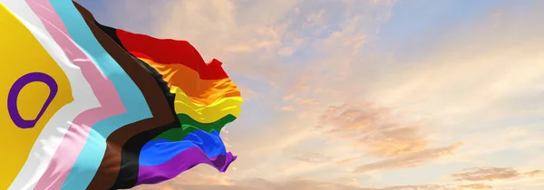 Hbtq Progress Stolthet Med Intersex Integration Flagga Viftande Vinden Molnig — Stockfoto