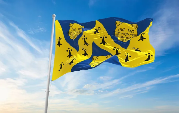 Vlajka Hrabství Shropshire Spojené Království Oblačném Pozadí Oblohy Při Západu — Stock fotografie