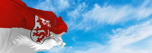 Deu Braunschweig的旗帜在日落的云天背景 全景尽收眼底 德意志联邦共和国 为宽横幅复制空间 3D说明 — 图库照片