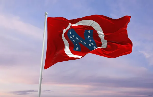 Bandera Del Condado Noble Ohio Estados Unidos Cielo Nublado Fondo —  Fotos de Stock