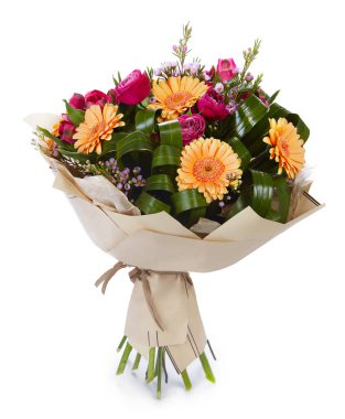 Beyazlar içinde izole bir düğün buketi. Taze, yemyeşil renkli çiçekler.