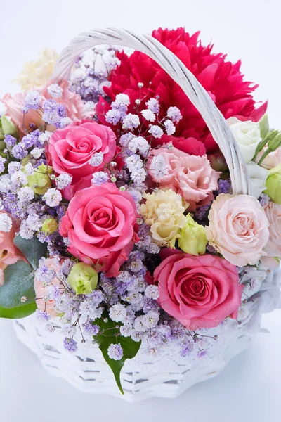 Einen Hochzeitsstrauß Isoliert Auf Weiß Frischer Üppiger Strauß Bunter Blumen — Stockfoto