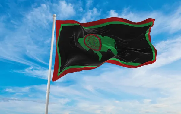와이오밍 아프리카 미국인들의 녘흐린 하늘에 미국의 파노라마처럼 보이는 깃발을 공간을 — 스톡 사진