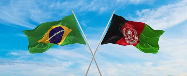 Cruzó Banderas Nacionales Brasil Afganistán Ondeando Viento Cielo Nublado Simbolizar — Foto de Stock