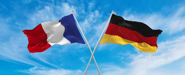 Proplouvaly Národními Vlajkami Francie Spolkové Republiky Německo Vlnily Větru Nad — Stock fotografie