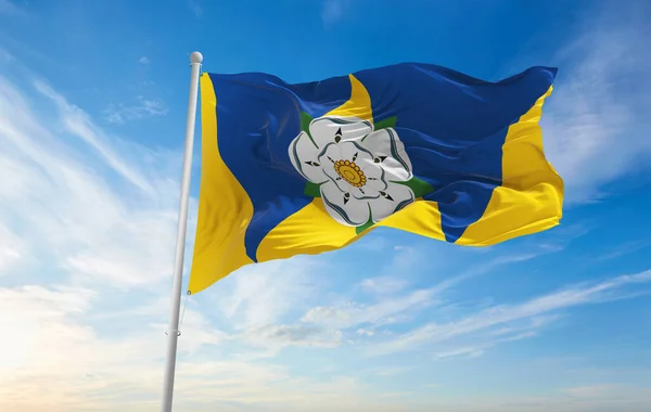 Bandeira Condado West Yorkshire Unofficial Reino Unido Fundo Céu Nublado — Fotografia de Stock