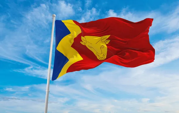 Флаг Бирмингема Облачном Фоне Неба Закате Панорамный Вид Соединённое Королевство — стоковое фото