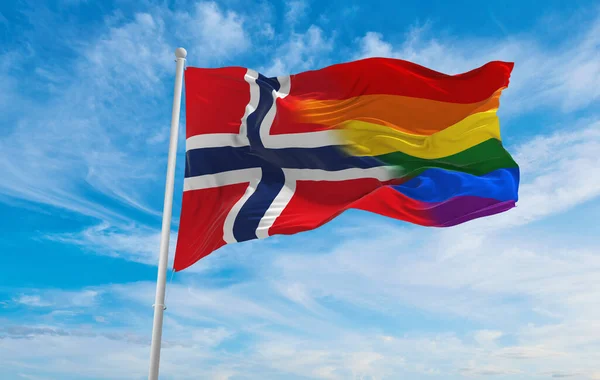 Státní Vlajka Norska Vlaje Větru Zamračené Obloze Koncept Svobody Lásky — Stock fotografie