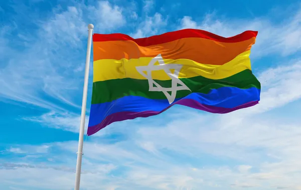 Drapeau Gay Pride Israël Agitant Dans Vent Ciel Nuageux Concept — Photo