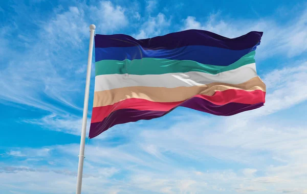 Nebularomatikus Nemi Zászló Lengett Szélben Felhős Égbolton Szabadság Szeretet Koncepció — Stock Fotó