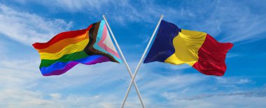 İlerlemenin bayraklarını aştı lgbt gururu ve bulutlu gökyüzünde rüzgarda dalgalanan Romanya bayrağı. Özgürlük ve aşk kavramı. Gurur ayı. Eylemcilik, toplum ve özgürlük kavramı. Uzayı kopyala 3d illüstrasyon