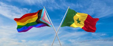 İlerlemenin bayraklarını aştı lgbt gururu ve Senegal bayrağı bulutlu gökyüzünde rüzgarda dalgalanıyor. Özgürlük ve aşk kavramı. Gurur ayı. Eylemcilik, toplum ve özgürlük kavramı. Uzayı kopyala 3d illüstrasyon