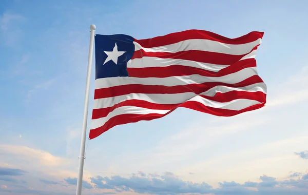 Официальный Флаг Либерии Облачном Фоне Неба Закате Панорамный Вид Патриот — стоковое фото