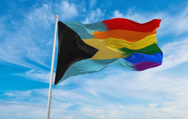 Bahamalar Ulusal Bayrağı Bulutlu Gökyüzünde Rüzgarda Dalgalanıyor Özgürlük Aşk Kavramı — Stok fotoğraf