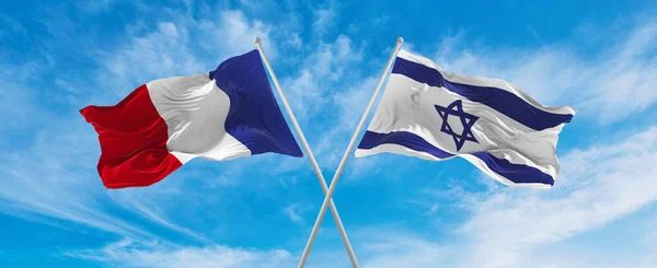Croisé Drapeaux Nationaux France Israël Drapeau Agitant Dans Vent Ciel — Photo