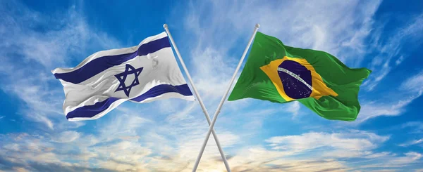 Croisé Drapeaux Nationaux Israël Brésil Drapeau Agitant Dans Vent Ciel — Photo