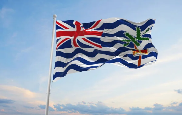 Oficjalna Flaga Brytyjskiego Terytorium Oceanu Indyjskiego Zachmurzonym Tle Nieba Zachodzie — Zdjęcie stockowe