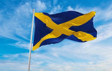 Gün batımında bulutlu gökyüzü arka planında Mercia bayrağı, panoramik manzara. Büyük Britanya Birleşik Krallığı, İngiltere. Geniş afiş afiş için boşluk kopyala. 3d illüstrasyon