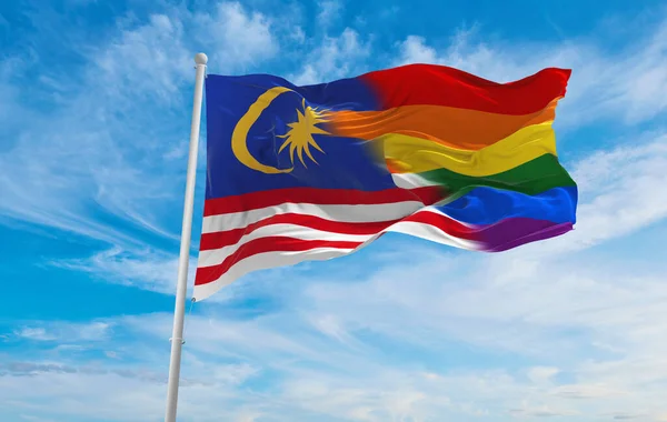 Bandeira Nacional Lgbt Malásia Acenando Vento Céu Nublado Conceito Liberdade — Fotografia de Stock